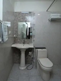 Hotel Shree Vatika - Bathroom
