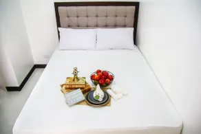 V and G Suites Limay - Room