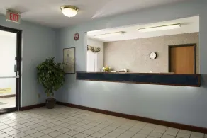 Super 8 by Wyndham Danville - Hall