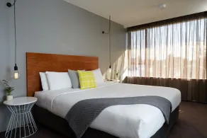 Cosmopolitan Hotel and Apartments - Room