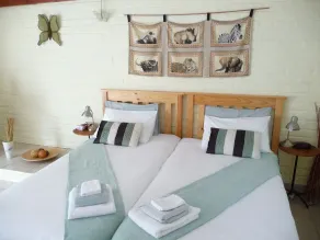 Inn2Wilderness Guesthouse - Room