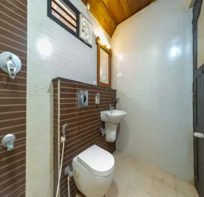 Velankanni Lake Resort - Bathroom