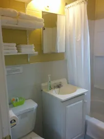 The Pinewood - Adult Getaway by the Lake - Bagno