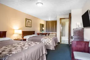 Rodeway Inn & Suites Branford - Guilford - Chambre