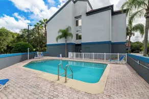 Suburban Studios Orlando - Ocoee-Winter Garden - Piscina