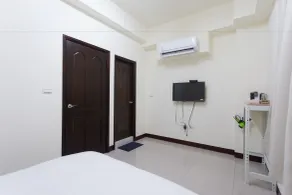 Partyport-Hai - Room