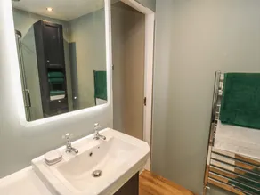 126 Main Street - Bathroom