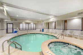 Best Western Plus Richmond Hill Inn - Piscine
