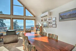 Bay City Home w/ Gorgeous Bay Views From Deck - Interiør