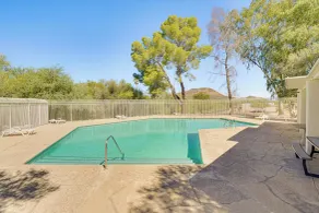 5 Mi to Dtwn: Tucson Townhome w/ Pool Access! - Interior