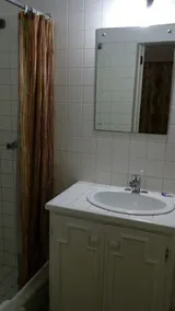 Pineapple Court Hotel - Bathroom