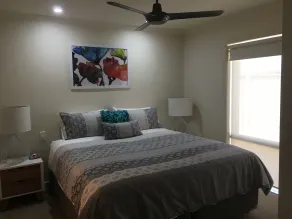 City Fringe Apartment - Room