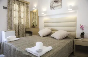 Agia Anna Beachfront Boutique - Chambre