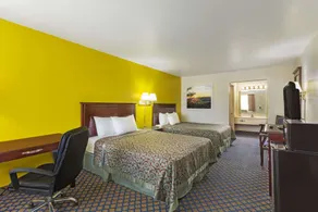Days Inn by Wyndham Delta - Habitación
