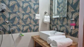 THE BATOT - Old Britishers Route - Baño