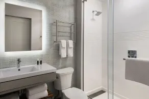 TownePlace Suites by Marriott New York Brooklyn - Salle de bain