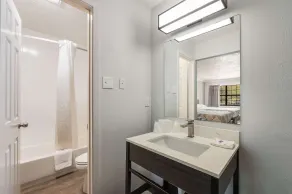 Motel 6-Kilgore, TX - Baño