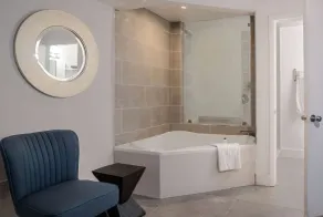 MB Hotel, Trademark Collection by Wyndham - Chambre