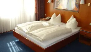 Hotel und Rasthof AVUS - Chambre