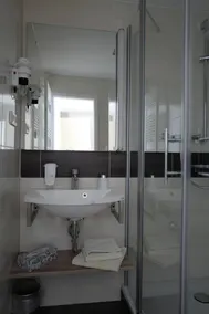 Hotel Stern - Bathroom