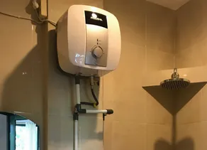 RedDoorz Plus @ Bitung City Center - Bathroom