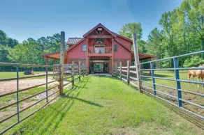 Pet-Friendly Dry Branch Ranch Vacation Rental! - Interiør