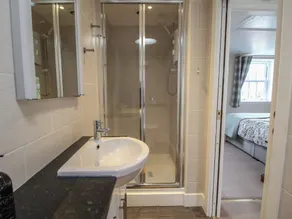 Moorhen Cottage - Baño