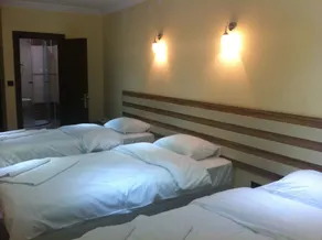 TJ's Hotel - Room