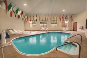 Radisson Hotel & Conference Center Rockford - Pool