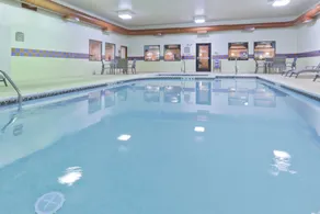 Holiday Inn Express Greensburg by IHG - Piscina