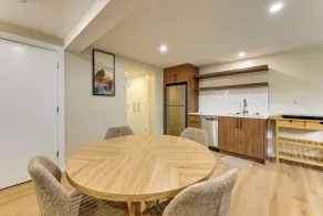 Walk to Seward Park! Pet-friendly Apt w/ Turf Yard - Innenbereich