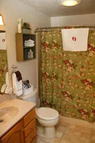 On Cranberry Pond B&B - Bathroom