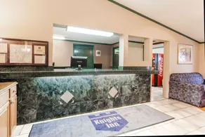 Knights Inn Farmington Hills - Hall