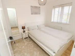 25 St. Benedict Road - Room