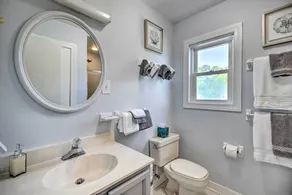 Idyllic Waterfront Home w/ Game Room & Dock - Innenbereich