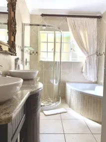La Barune Guest House - Badezimmer