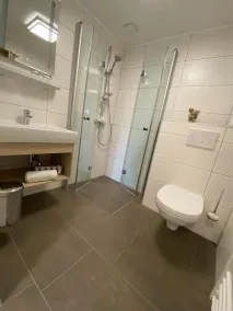 Privatzimmer und Ferienwohnungen Leeb - Badezimmer