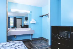 Blue Way Inn & Suites Wellington - Værelse
