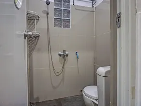 OYO 2226 Nurmega Jaya - Bathroom
