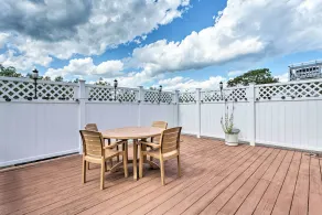 Sonnenverwöhntes Küstenhaus mit Deck + zu Fuß zum Strand - Innenbereich