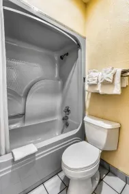OYO Hotel Grenada West - Salle de bain