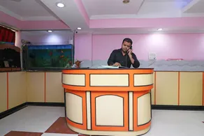 OYO 26906 Hotel Tarang - Rezeption