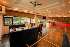 Hotel 360 by D'Polo Dharamshala - Restaurant