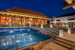 Ramada Suites By Wyndham Solo - Piscine