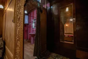 Kharpalace group of houseboats - Bathroom