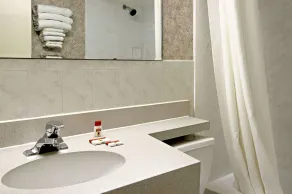 Super 8 by Wyndham Atlantic City - Salle de bain