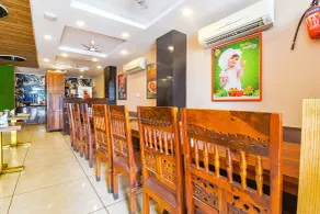 The Royal Galaxy - Hotel in Fateh Sagar Rd - Restaurant