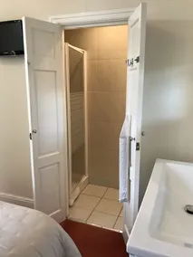 Bridge Farm Hotel - Bathroom