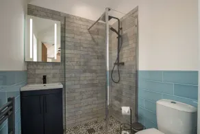 Pine Cottage - Bathroom