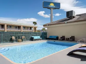 Days Inn by Wyndham Las Vegas Airport Near the Strip - Piscine